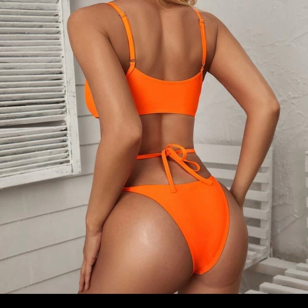 Bikini Set - Picture 2 of 2